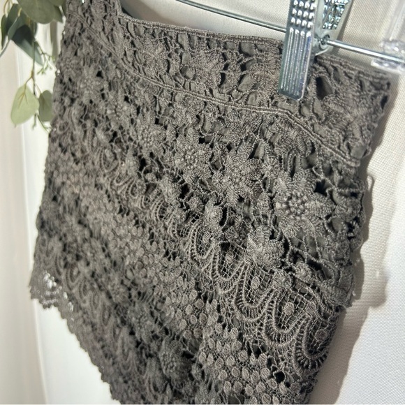 American Eagle | Lace Mini Skirt Dark Gray Women’s Size 0 - Picture 4 of 12